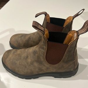 Rustic Brown Blundstone Boots Size 9